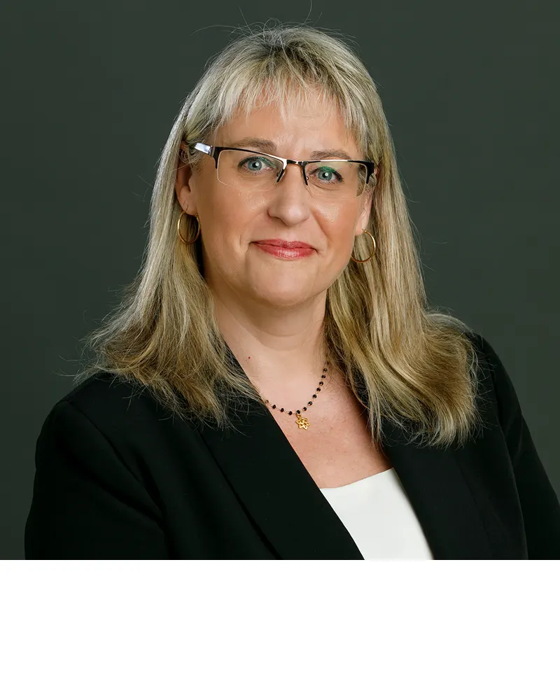 Pilar Cenzano — Responsable de administración